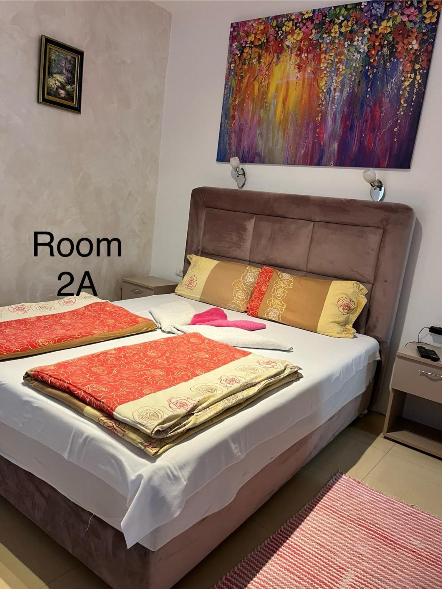 Sobe Sa Sopstvenim Kupatilom Private Rooms Bathroom In Center Novi Sad Exterior foto
